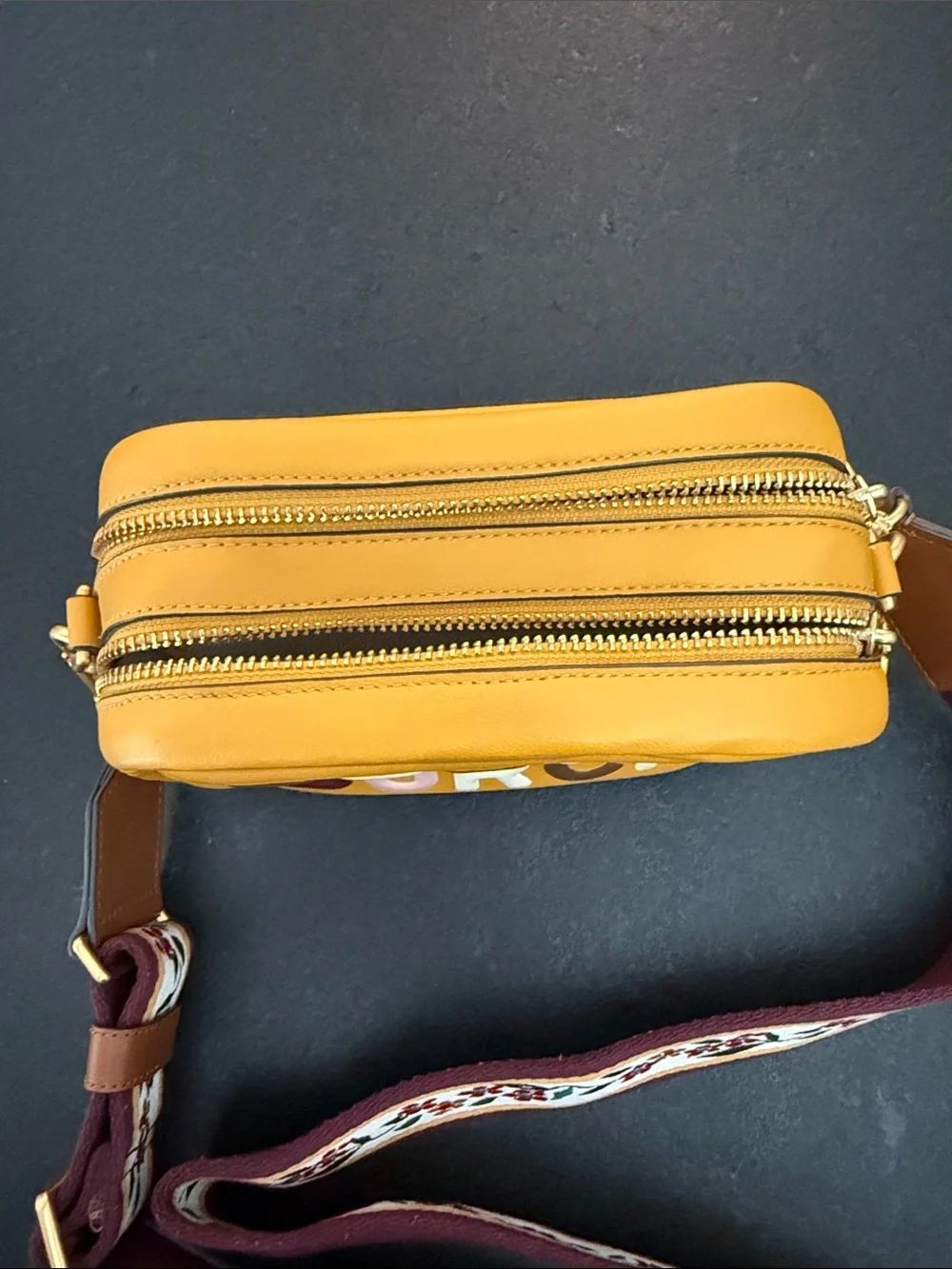 Tory Burch compact tory